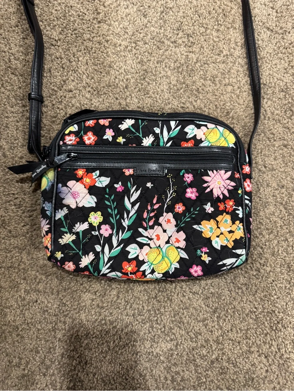 BLACK AND COLORFUL FLORAL VERA BRADLEY CROSSBODY BAG WITH LEATHER STRAP